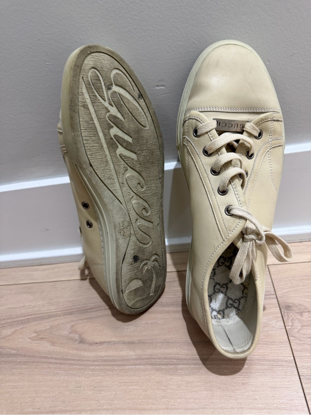 Gucci Women's Beige Leather Low-Top Sneakers